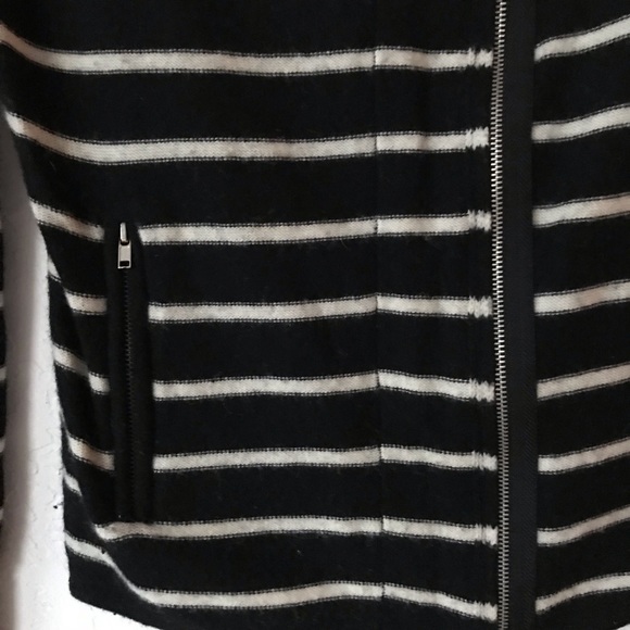 Jamison wool and cashmere sweater. - Picture 4 of 7